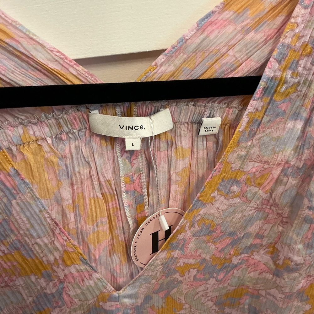 Vince Pastel V-Neck Ruched Sleeve Blouse, 100% silk - Picture 4 of 7